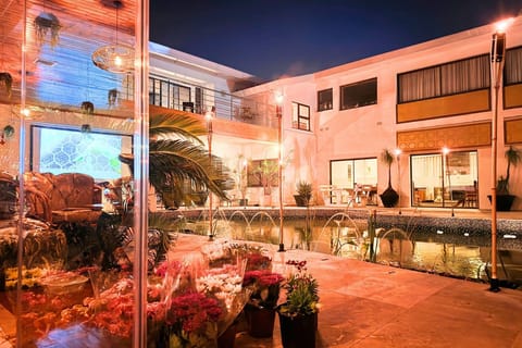 High End 420 Hotel & OASIS Hotel in Cape Town