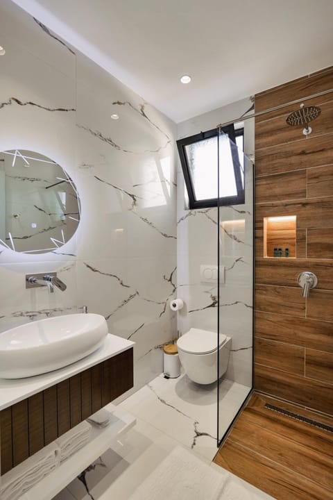 Sunlight Hotel Hotel in Ksamil