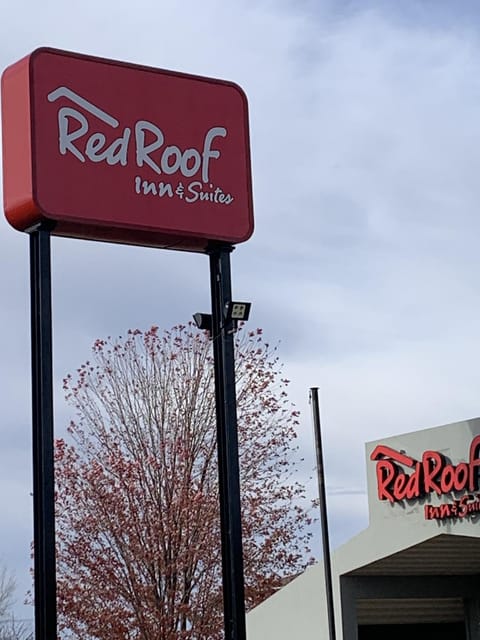 Redroof Inn &Suites  Hotel in Wisconsin