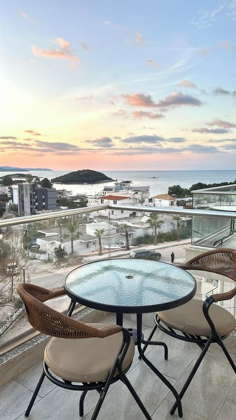 Avenue Hotel  Hotel in Ksamil