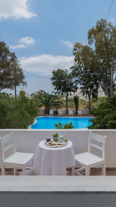 Noème Santorini  Hotel in Perissa