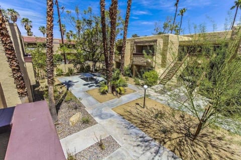 Desert Vacation Villas Hotel in Palm Springs