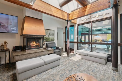 Shared lounge/TV area