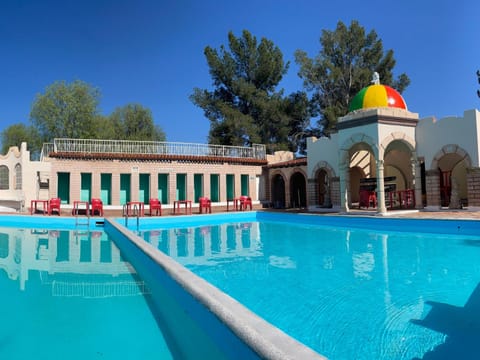 Swimming pool
