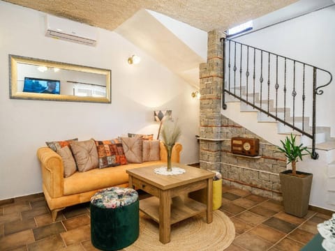 Rustic Villa with Pool near Krka Park Resort in Šibenik-Knin County, Croatia