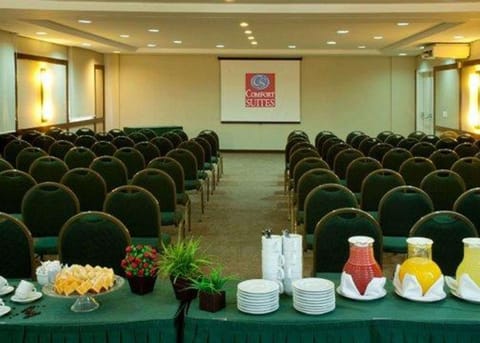 Meeting room(s)