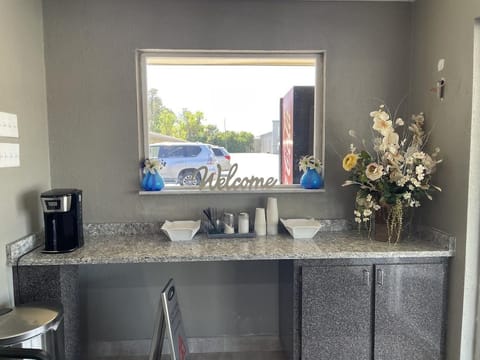 Driftwood Inn Hotel in Lake City