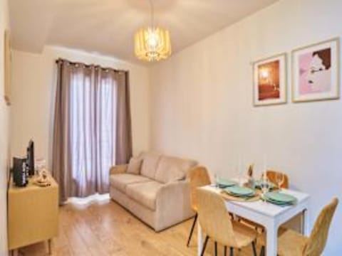 Charming apartment in Boulogne, "Passage" district Hotel in Paris