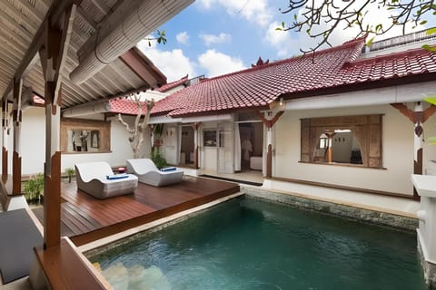 Happy Together By Kresna Hospitality Hotel in Kuta