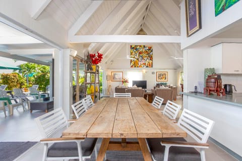 Natura Beach Pool Villa 1 Hotel in Takitumu District