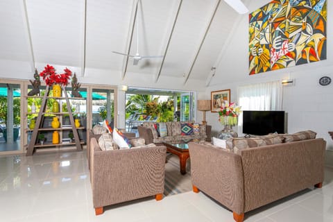 Natura Beach Pool Villa 1 Hotel in Takitumu District