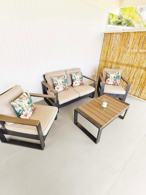 Natura Lagoon Bungalow 3 Hotel in Takitumu District