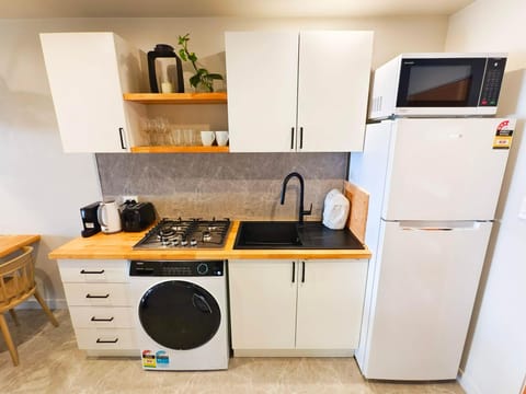 Natura Lagoon Bungalow 3 Hotel in Takitumu District