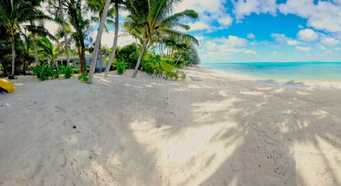 Natura Lagoon Bungalow 1 Hotel in Takitumu District
