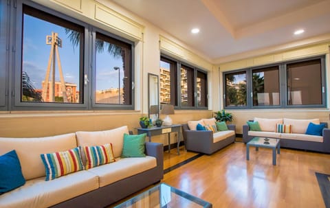 Shared lounge/TV area