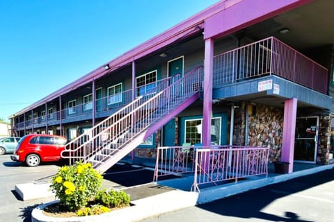 Beaverton Budget Inn Motel in Beaverton