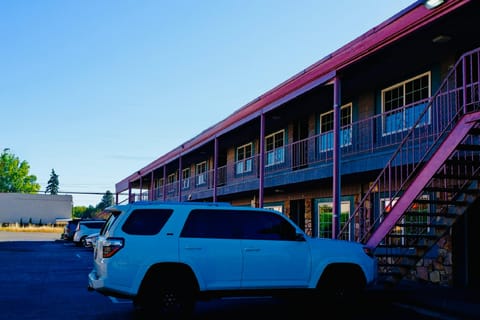 Beaverton Budget Inn Motel in Beaverton