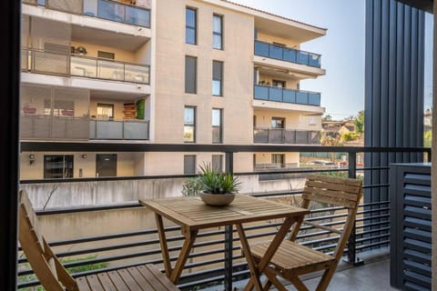 Spacious studio a/c 2P - Place des Lices Hotel in Saint-Tropez