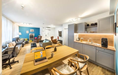 Shared lounge/TV area