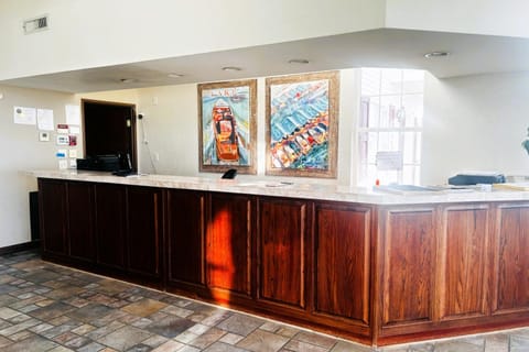 Osage Village Inn Near Lake Ozarks US 54 Hotel in Osage Beach