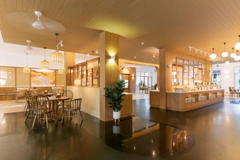 Apsara Beachfront Resort & Villa Resort in Khuekkhak