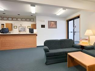 Budget Inn and Suites Bed and Breakfast in Iowa