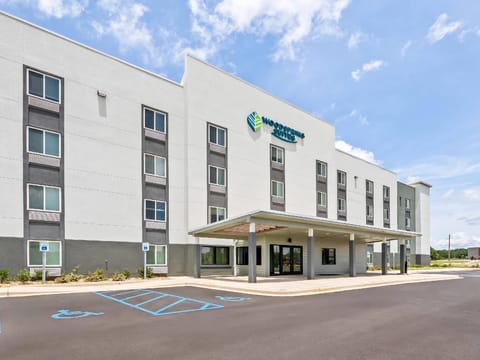 WoodSpring Suites Prattville - Montgomery North Hotel in Millbrook