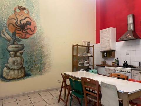 6 Small Rooms Hostel in Naples