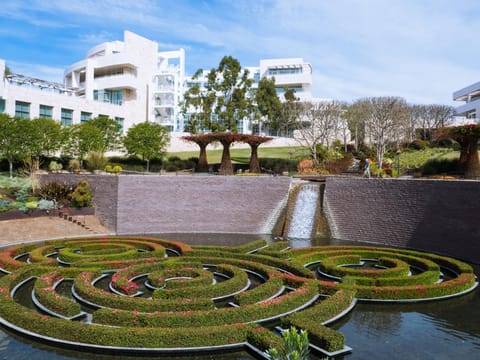 Barrington Condo Apartment hotel in Westwood