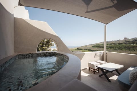 Galaria Serenity Suites Apartment hotel in Mesaria