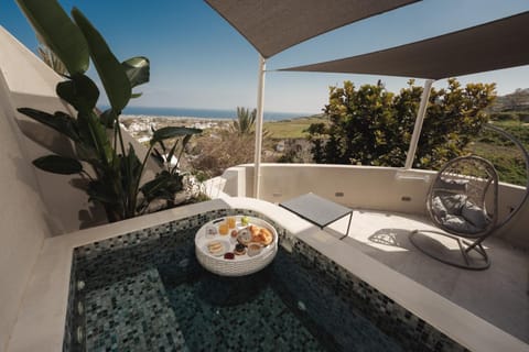 Galaria Serenity Suites Apartment hotel in Mesaria