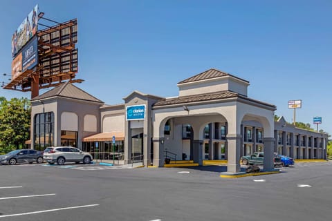 Clarion Pointe McDonough Hotel in McDonough