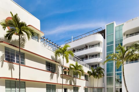 Collins Court South Beach Hotel in Flamingo Lummus