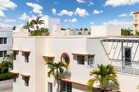 Collins Court South Beach Hotel in Flamingo Lummus