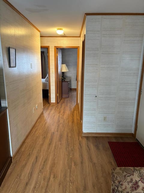 Studio 6 Lake George, NY - Adirondacks Hotel in Queensbury