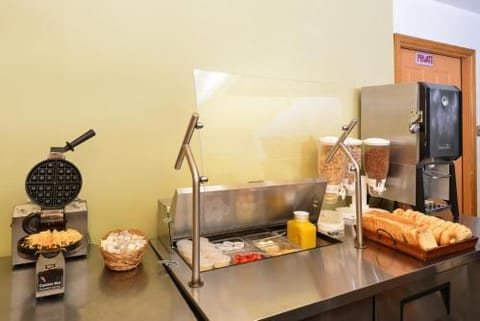 Valued Stay Mayflower Hotel in Madison