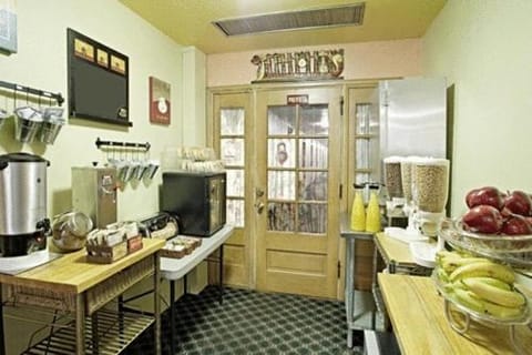 Valued Stay Mayflower Hotel in Madison