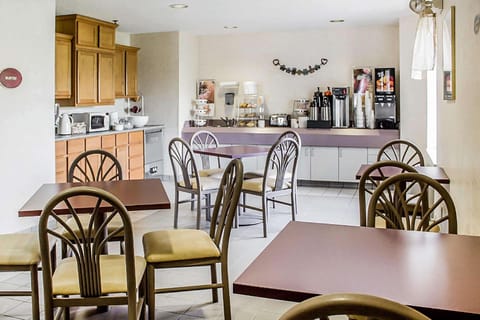 Rodeway Inn Abbotsford Hotel in Wisconsin