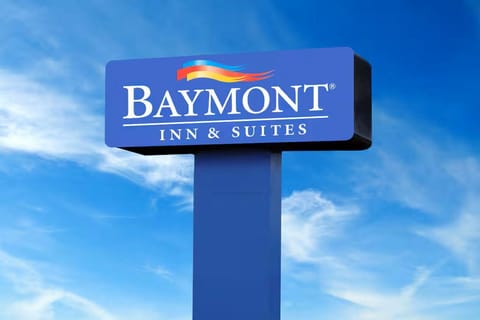 Baymont by Wyndham Schaumburg Chicago Northwest Hotel in Rolling Meadows