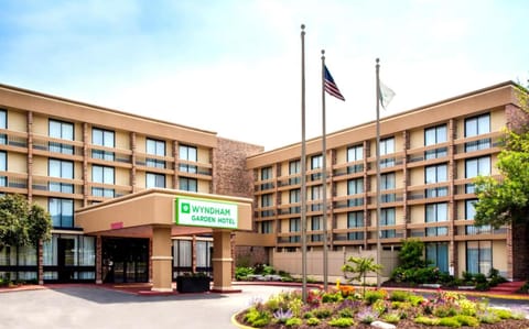 Baymont by Wyndham Schaumburg Chicago Northwest Hotel in Rolling Meadows