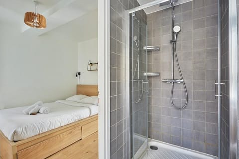 Charming Apartement Boulogne Billancourt Center Hotel in Paris