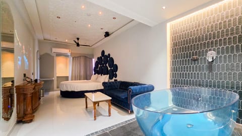 Bathtub