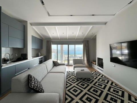 Elite Sea View Jacuzzi Penthouses Apartment hotel in Sarandë