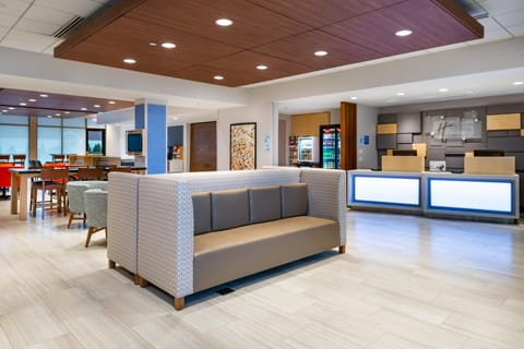 Holiday Inn Express and Suites Romeoville Joliet North By IHG Hotel in Bolingbrook