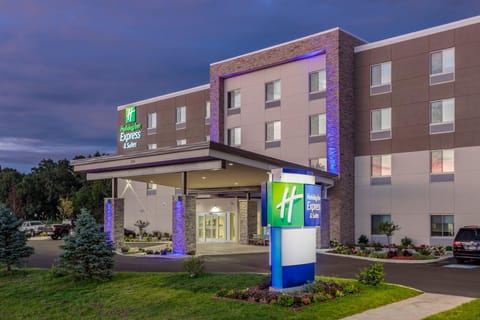 Holiday Inn Express And Suites Elkhart North By IHG Hotel in Elkhart
