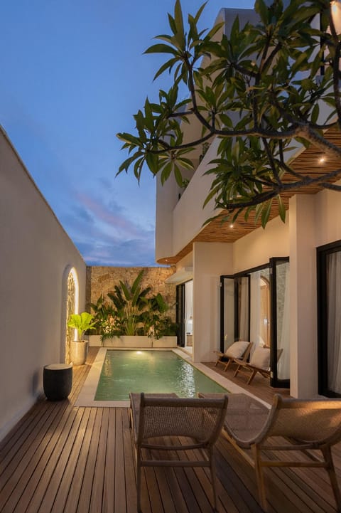 Private pool