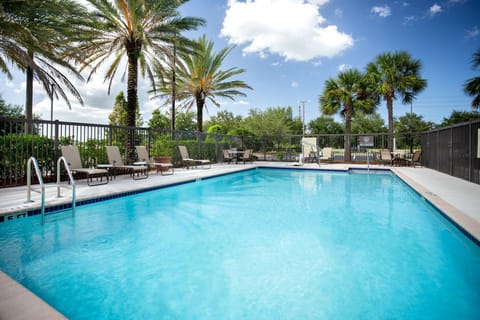Hampton Inn & Suites Clearwater/St. Petersburg-Ulmerton Rd Hotel in Pinellas Park