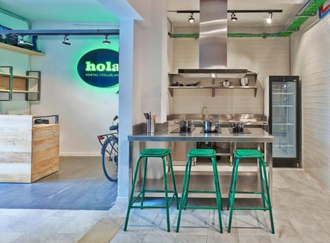 HOLA HOSTAL COLLBLANC Hostel in L'Hospitalet de Llobregat