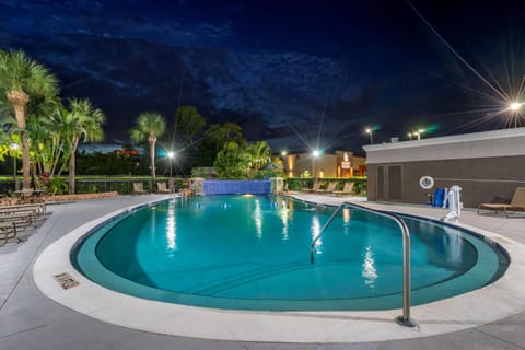 Comfort Inn & Suites St. Pete - Clearwater International Airport Hotel in Pinellas Park