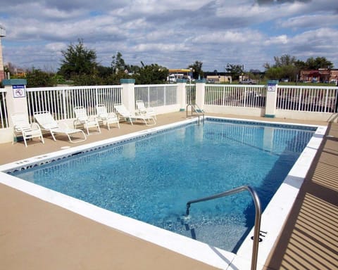 Quality Inn Chipley I-10 at Exit 120 Hotel in Alabama